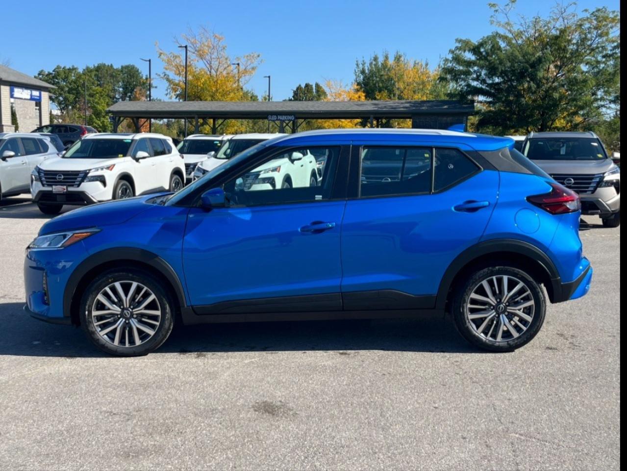 2025 Nissan Kicks Play SV FWD Photo4