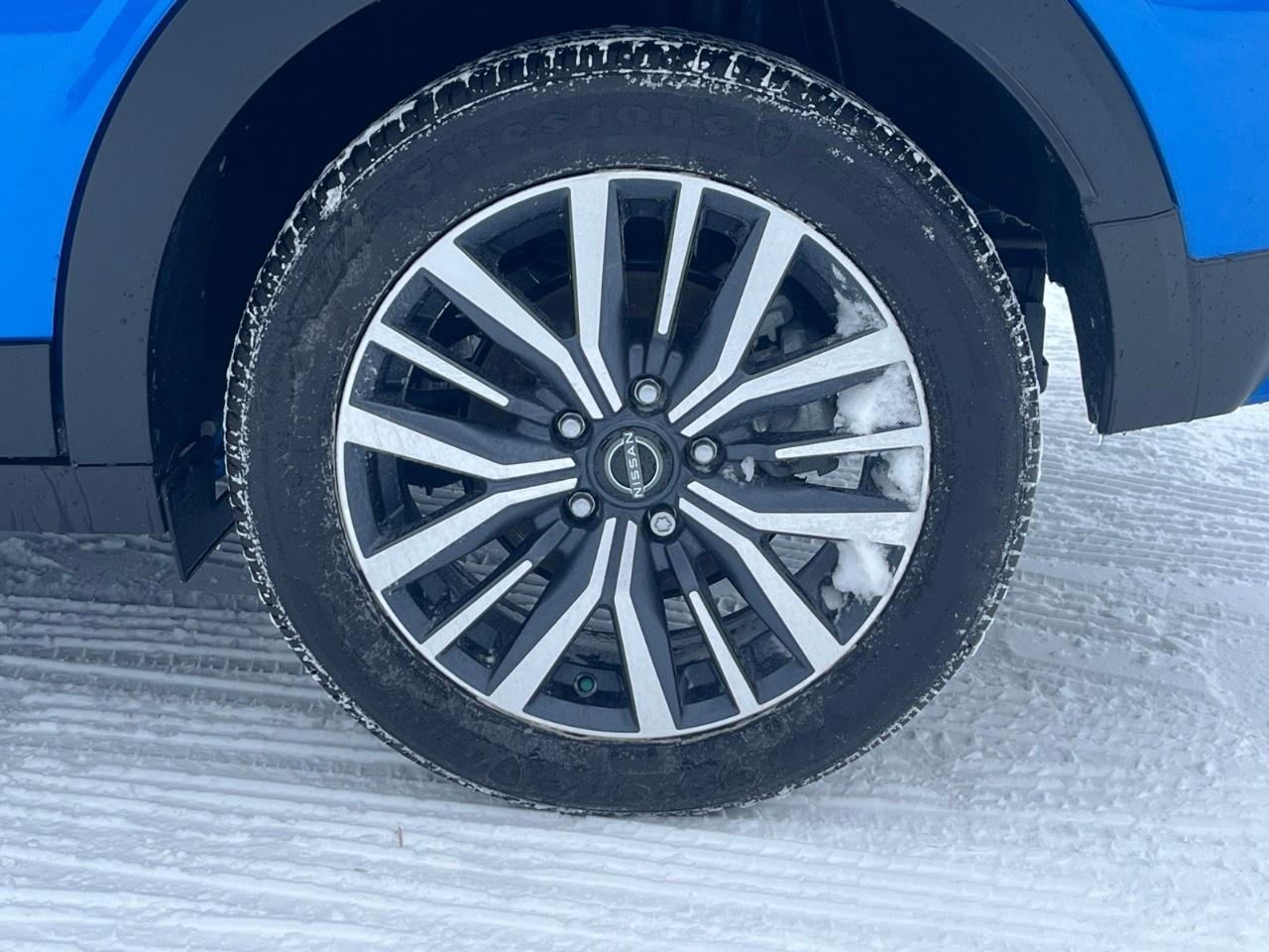 2025 Nissan Kicks Play SV FWD Photo