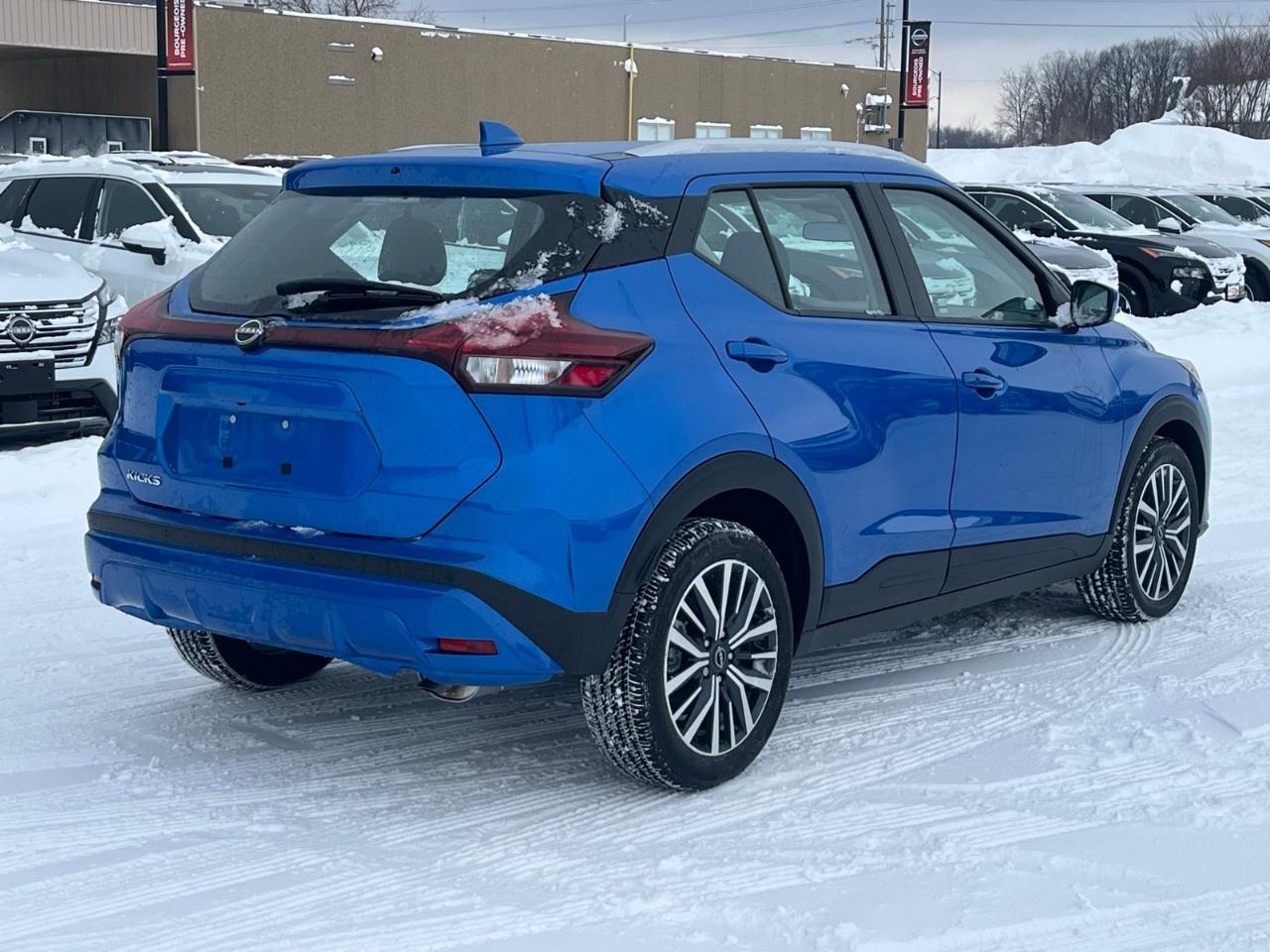 2025 Nissan Kicks Play SV FWD Photo