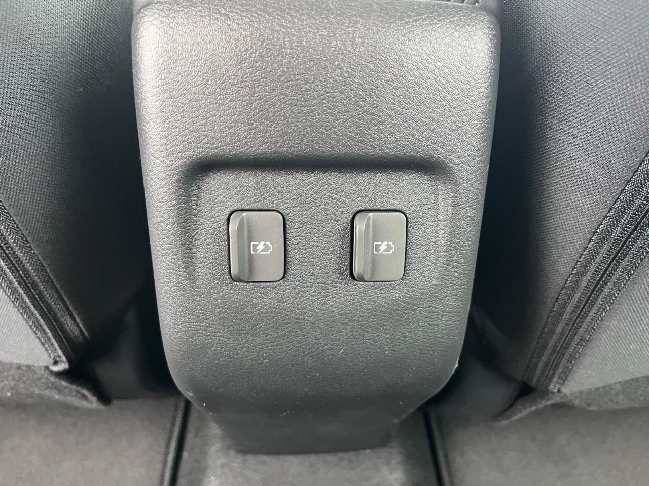 2025 Nissan Kicks Play SV FWD Photo