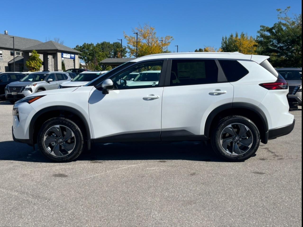 2026 Nissan Rogue AWD SV Moonroof Photo4