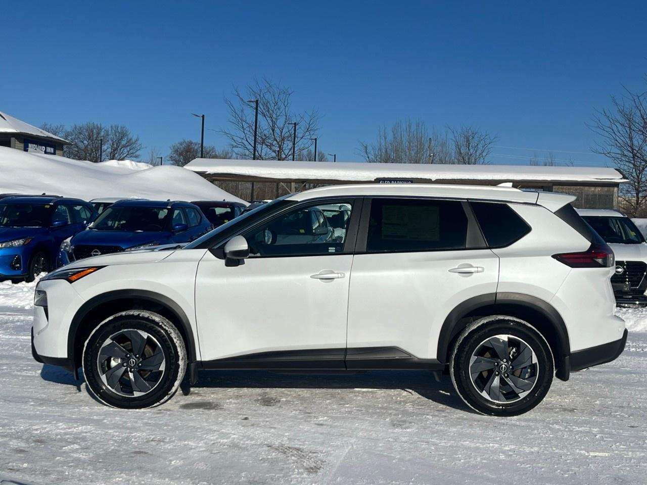 2026 Nissan Rogue AWD SV Moonroof Photo
