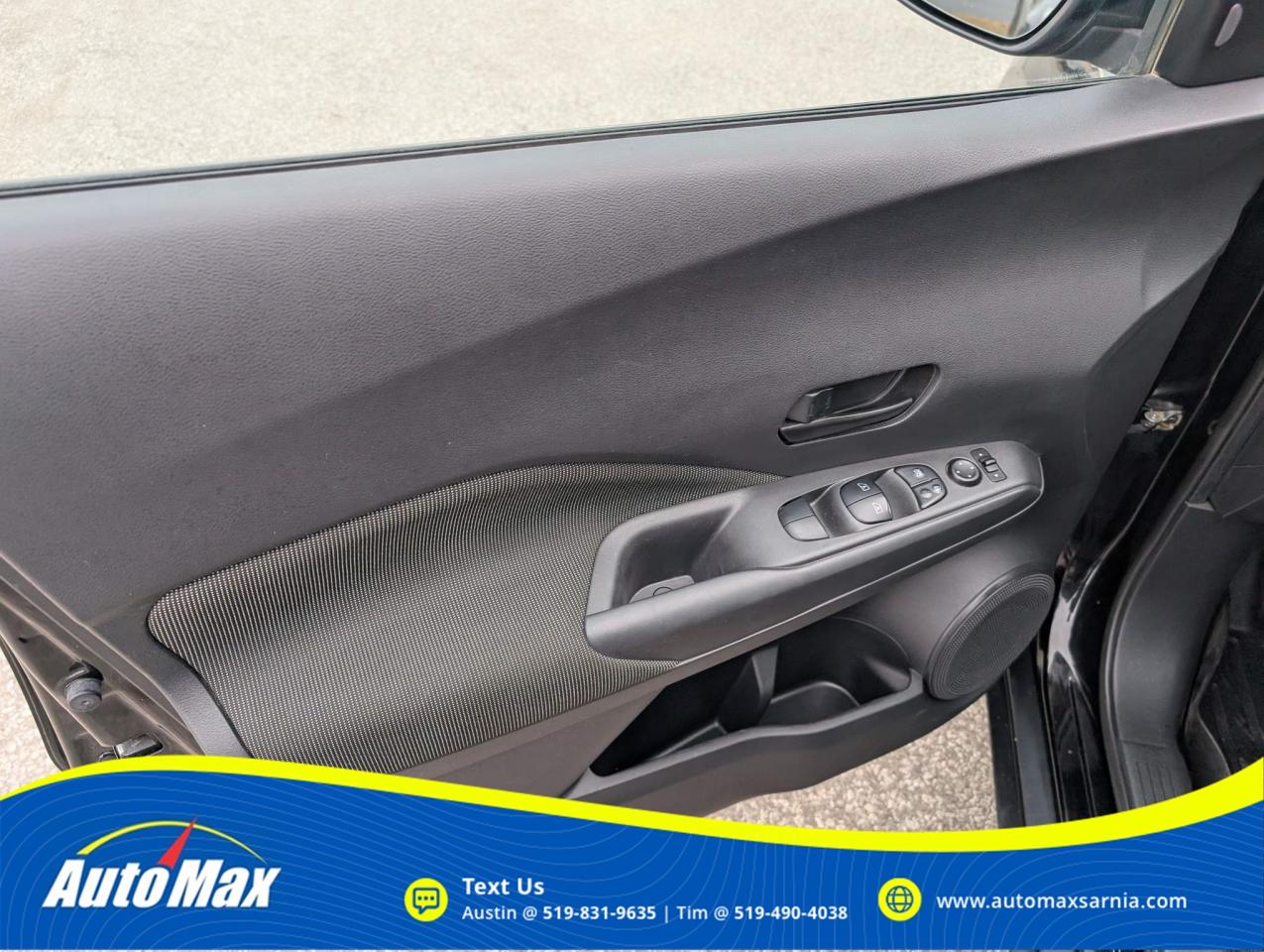 2020 Nissan Kicks S Photo