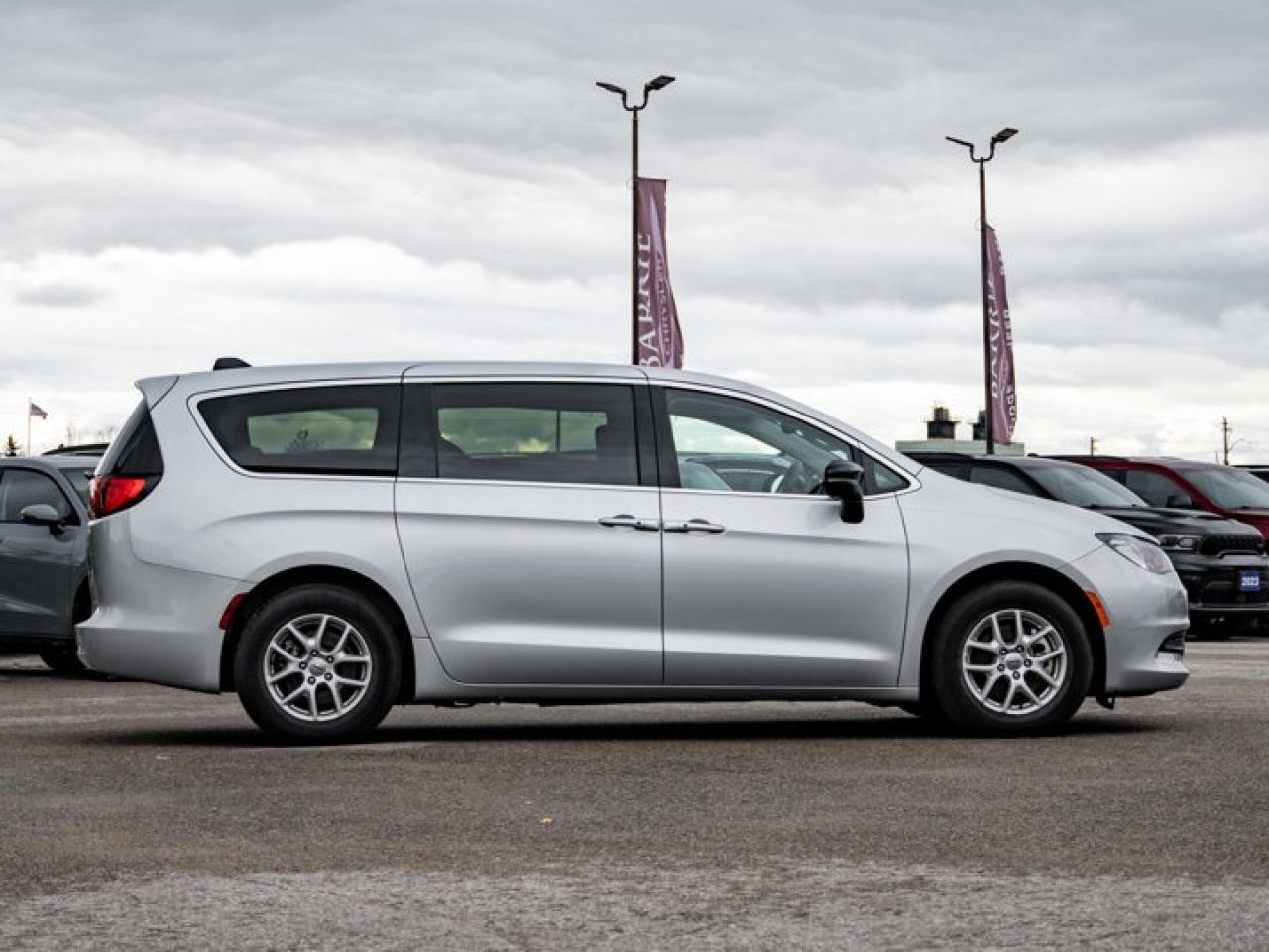 2024 Dodge Grand Caravan SXT Photo