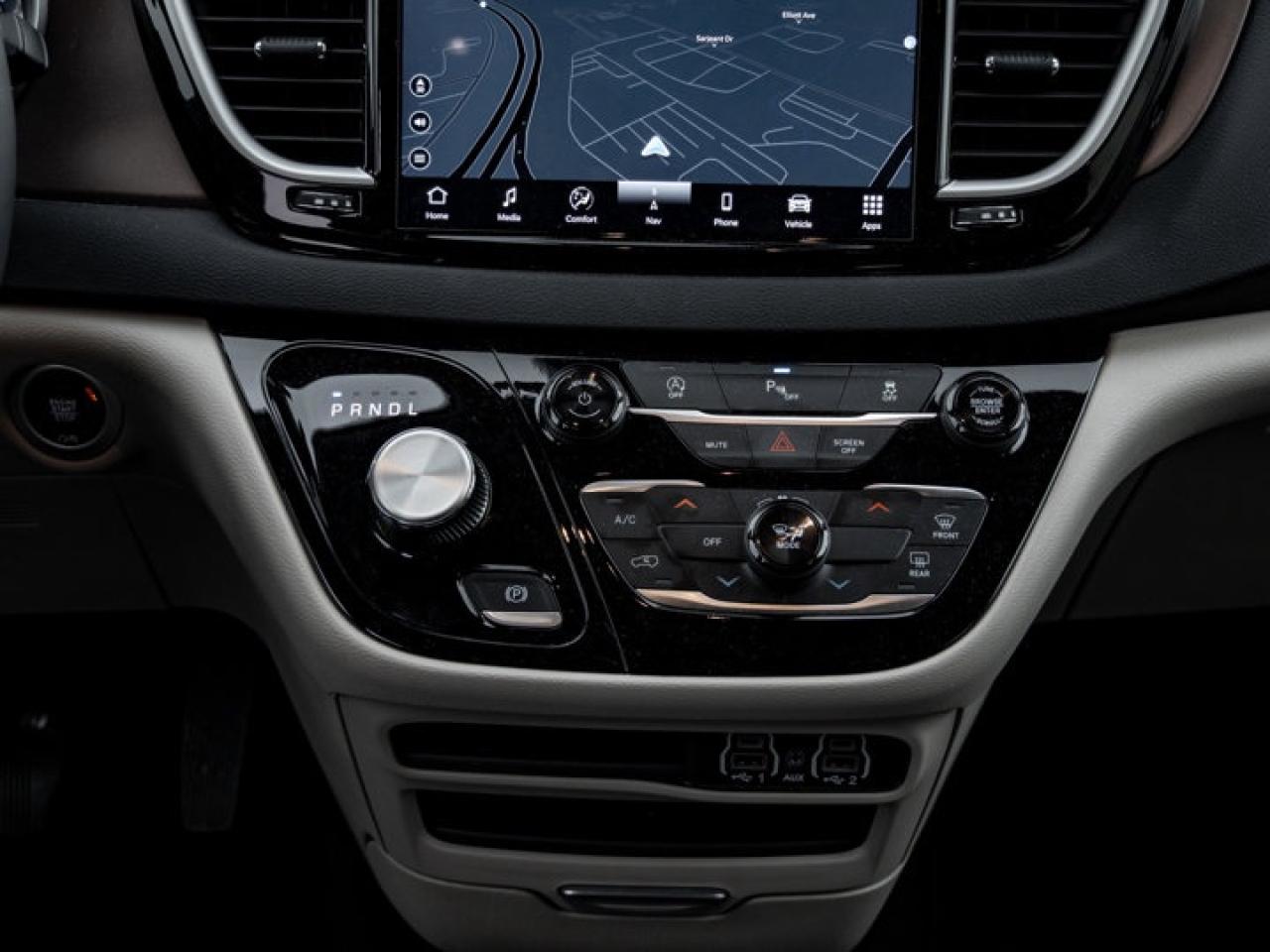 2024 Dodge Grand Caravan SXT Photo