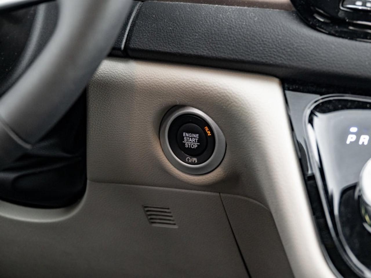 2024 Dodge Grand Caravan SXT Photo