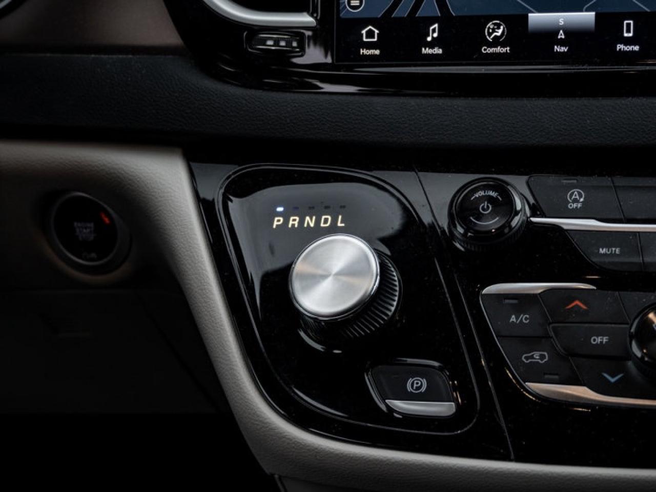 2024 Dodge Grand Caravan SXT Photo