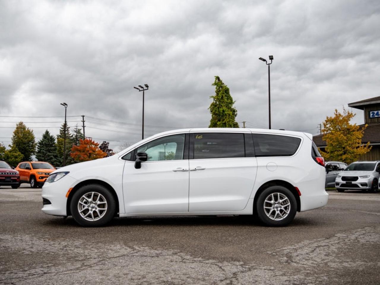 2024 Dodge Grand Caravan SXT Photo4