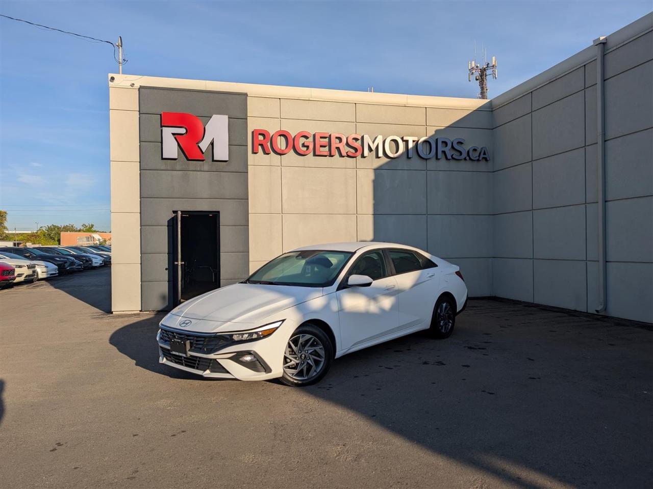 Used 2024 Hyundai Elantra PREFERRED - HTD SEATS - REVERSE CAM - CARPLAY for sale in Oakville, ON