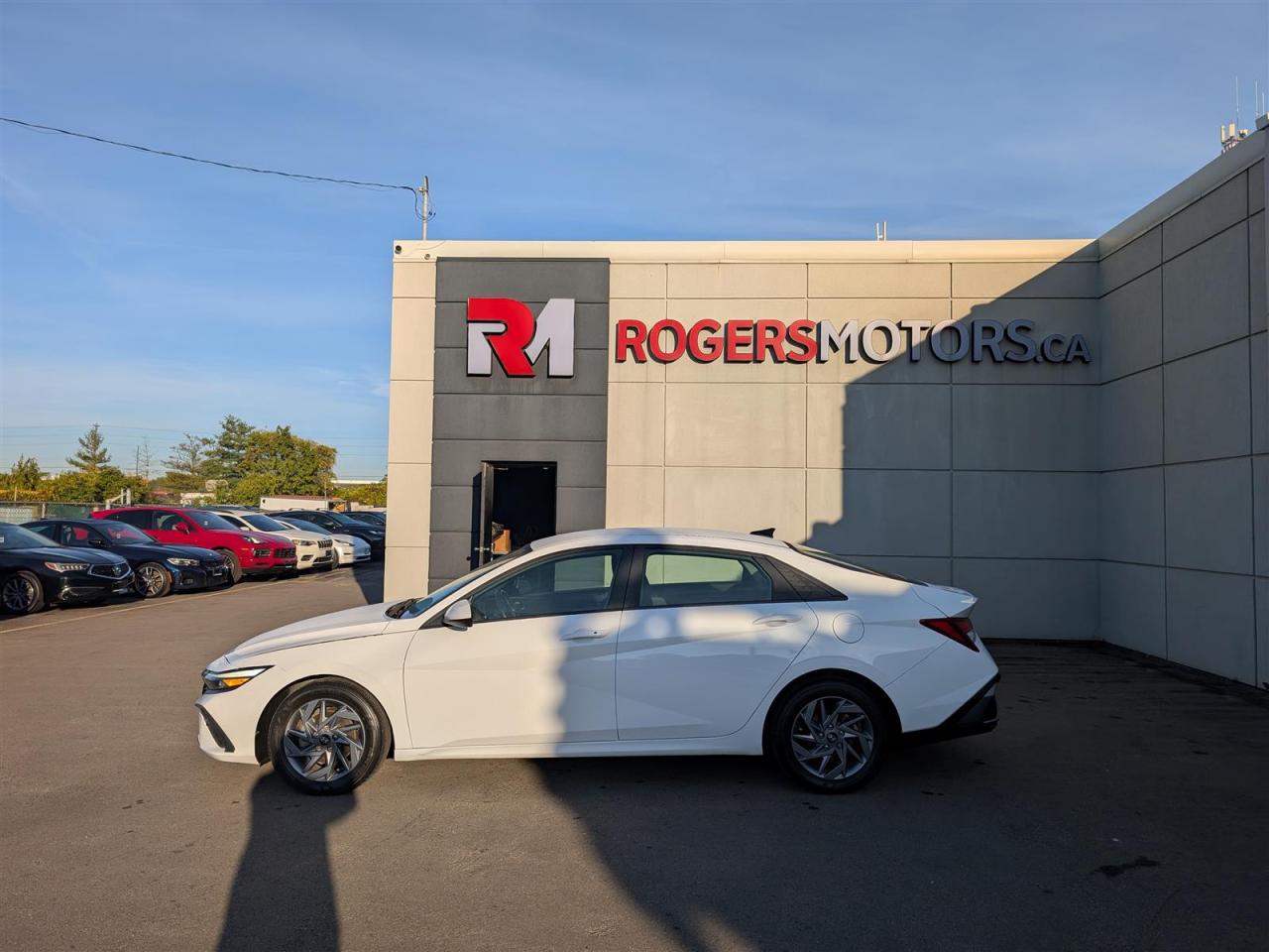 2024 Hyundai Elantra PREFERRED - HTD SEATS - REVERSE CAM - CARPLAY Photo