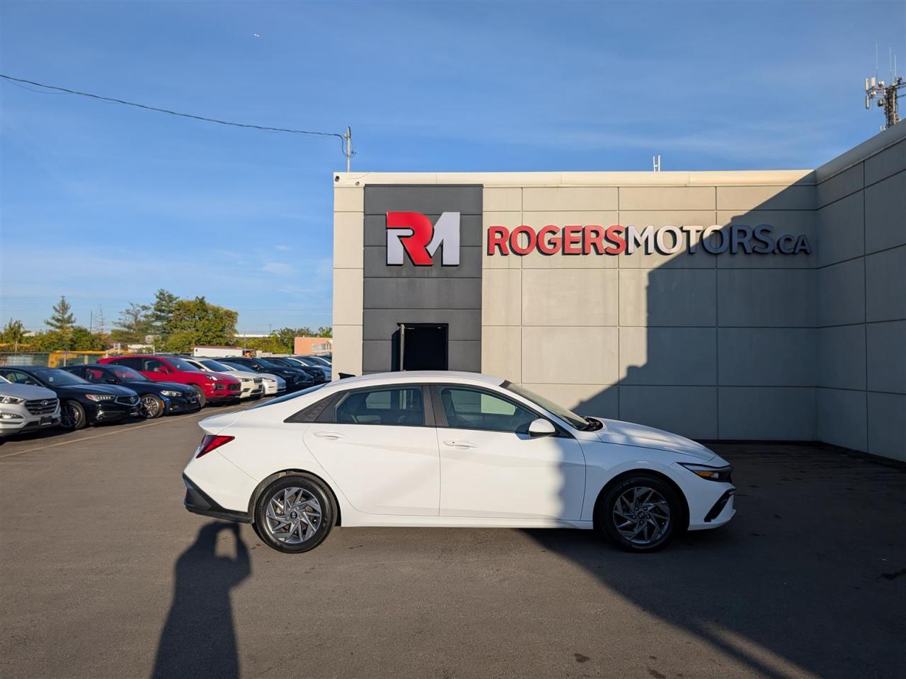 2024 Hyundai Elantra PREFERRED - HTD SEATS - REVERSE CAM - CARPLAY Photo