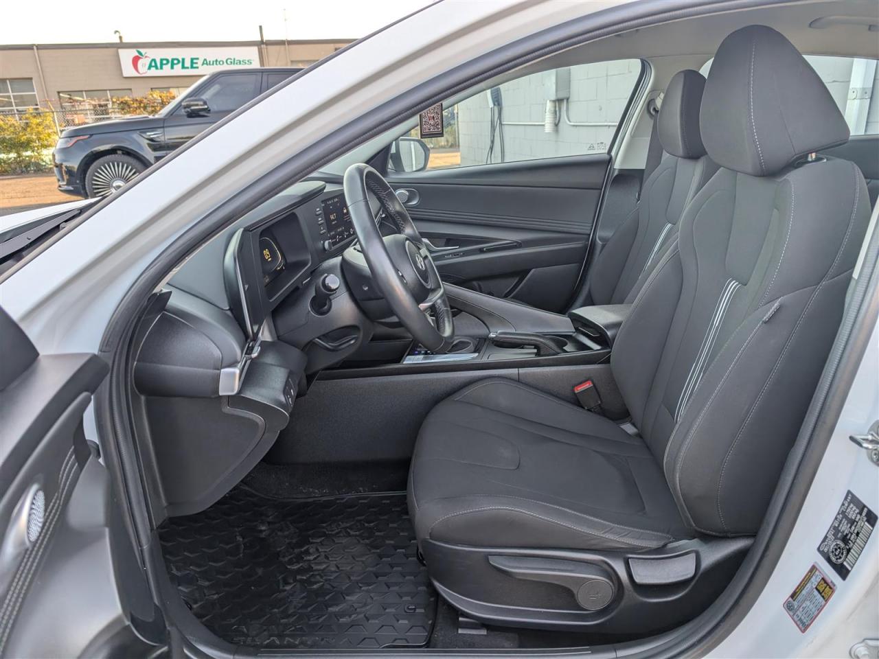 2024 Hyundai Elantra PREFERRED - HTD SEATS - REVERSE CAM - CARPLAY Photo