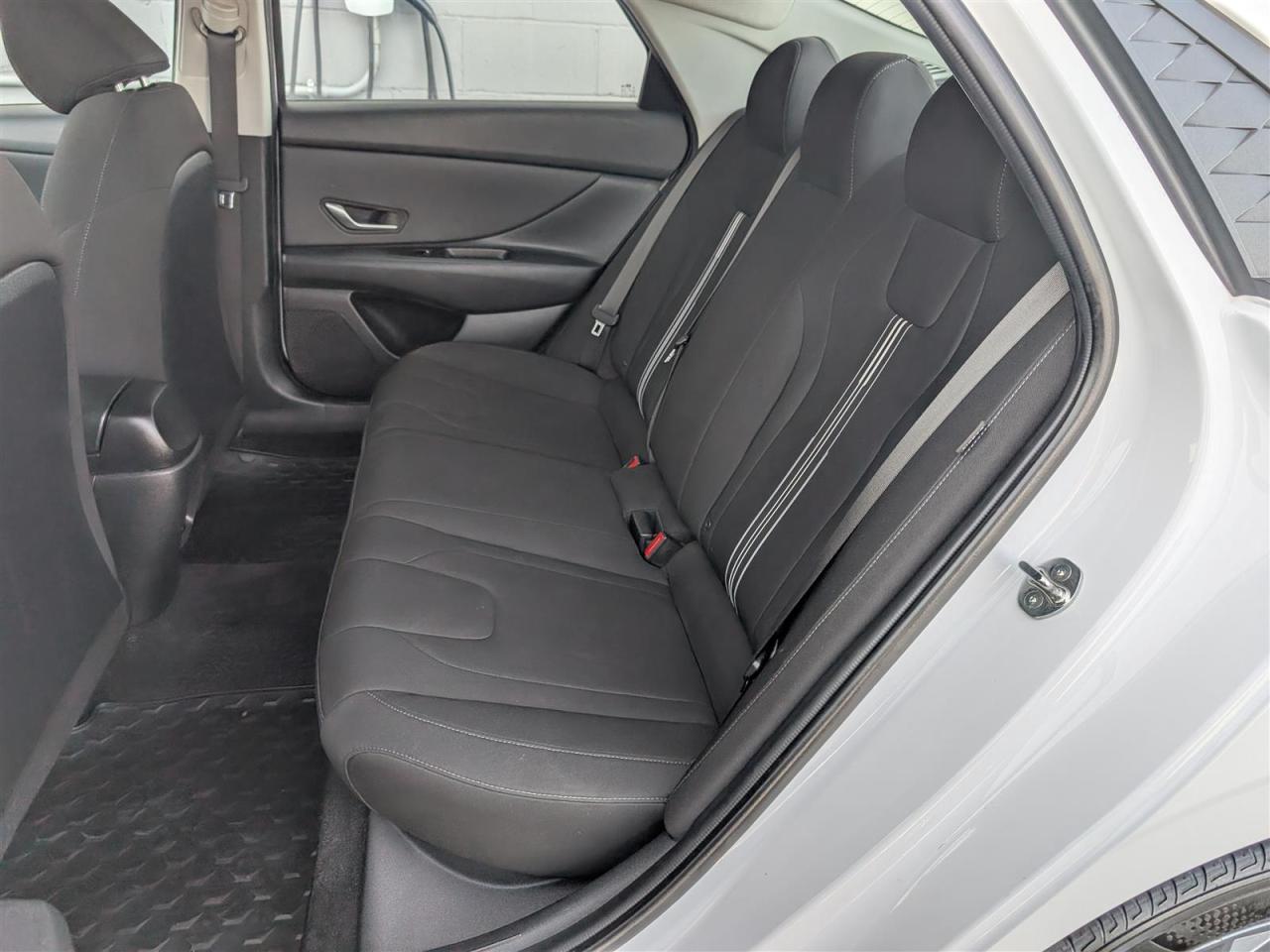 2024 Hyundai Elantra PREFERRED - HTD SEATS - REVERSE CAM - CARPLAY Photo