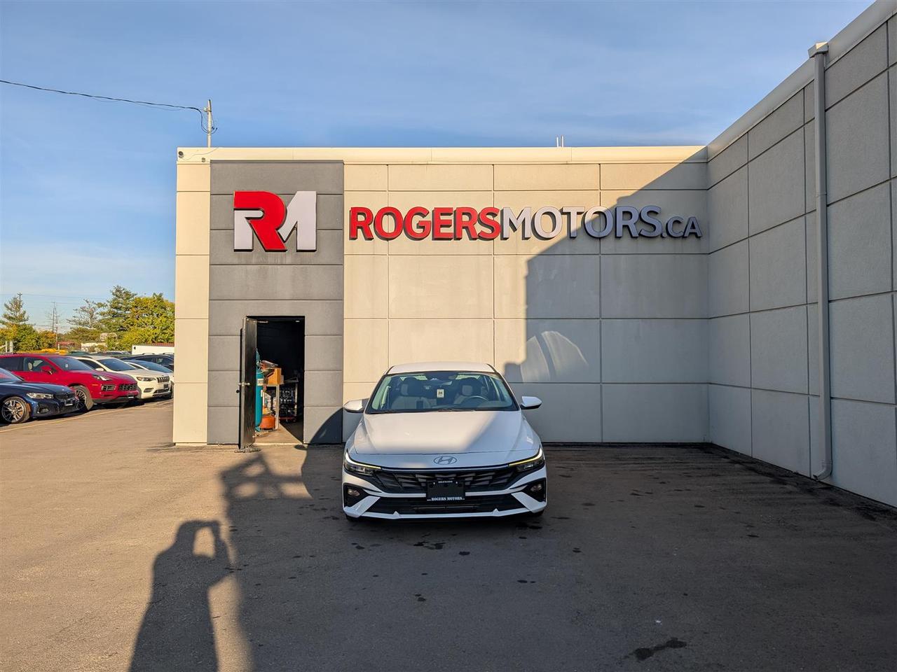 2024 Hyundai Elantra PREFERRED - HTD SEATS - REVERSE CAM - CARPLAY Photo