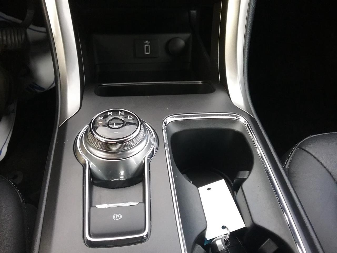 2018 Ford Fusion Energi Plug In Hybrid | SE Luxury | NAV | APPLE CARPLAY Photo