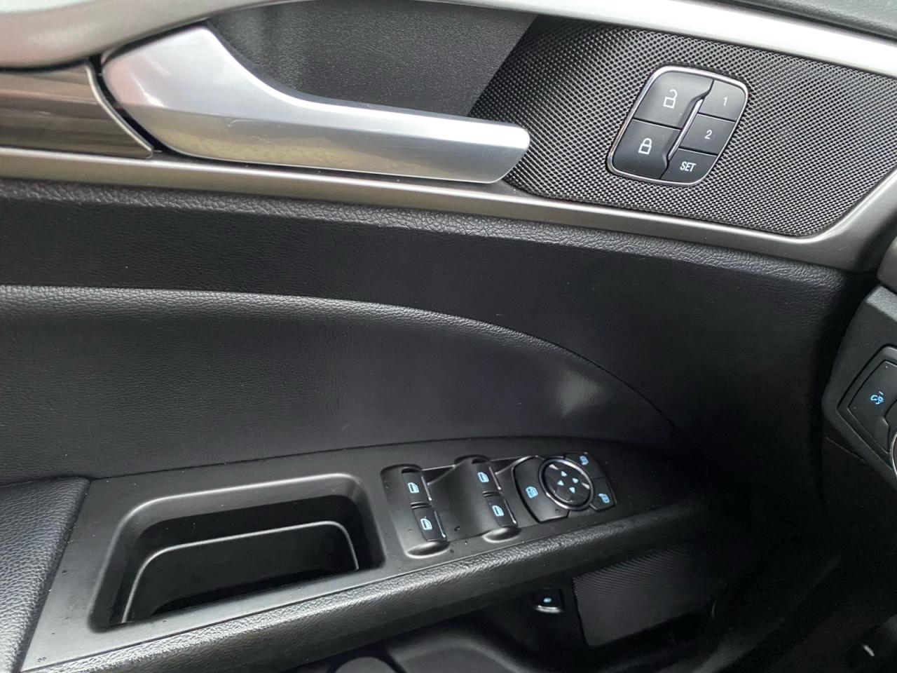 2018 Ford Fusion Energi Plug In Hybrid | SE Luxury | NAV | APPLE CARPLAY Photo