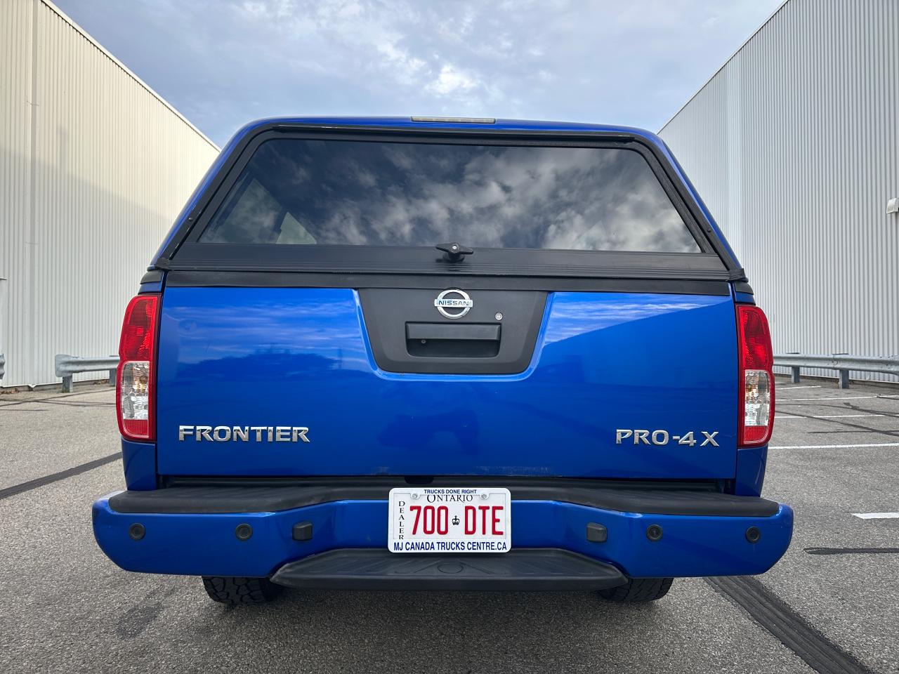 2015 Nissan Frontier PRO-4X MANUAL 6 SPEED 4WD Photo4