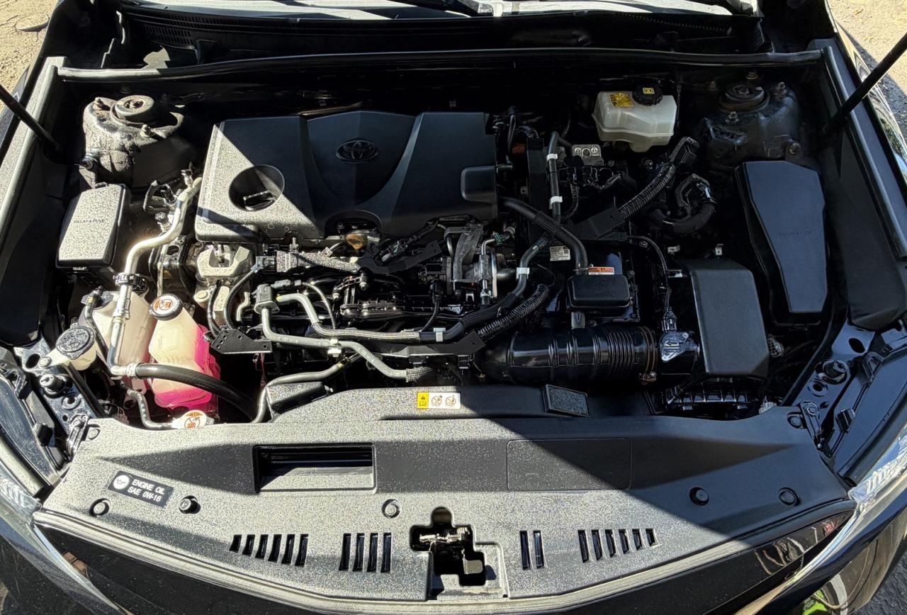 2018 Toyota Camry HYBRID LE - Photo #10