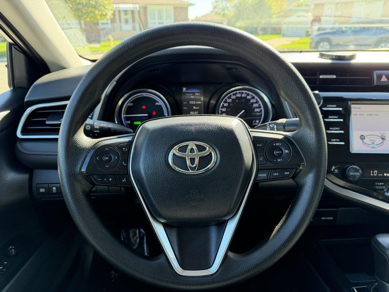 2018 Toyota Camry HYBRID LE - Photo #18