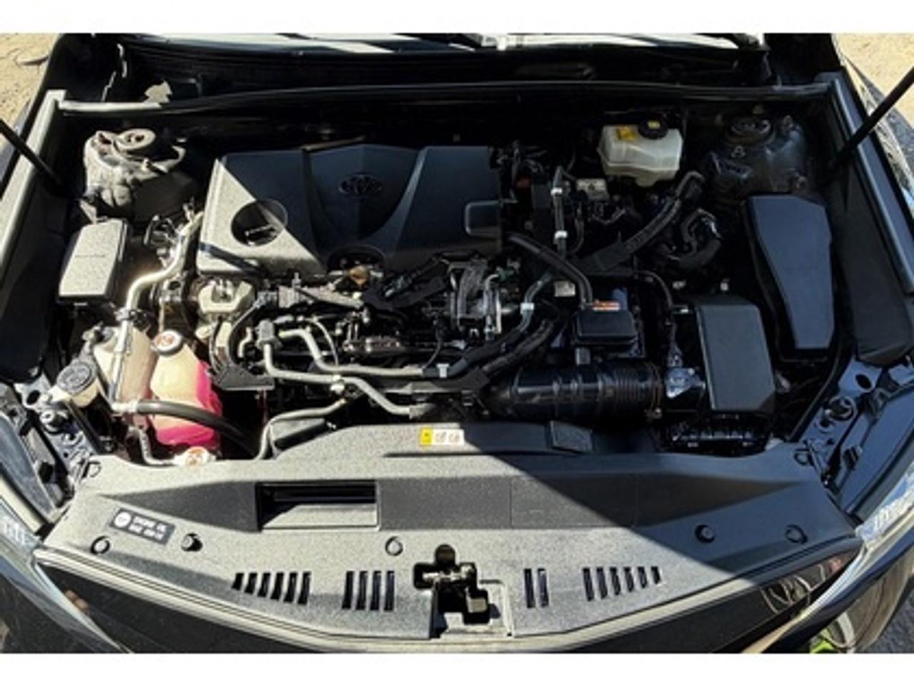 2018 Toyota Camry HYBRID LE Photo