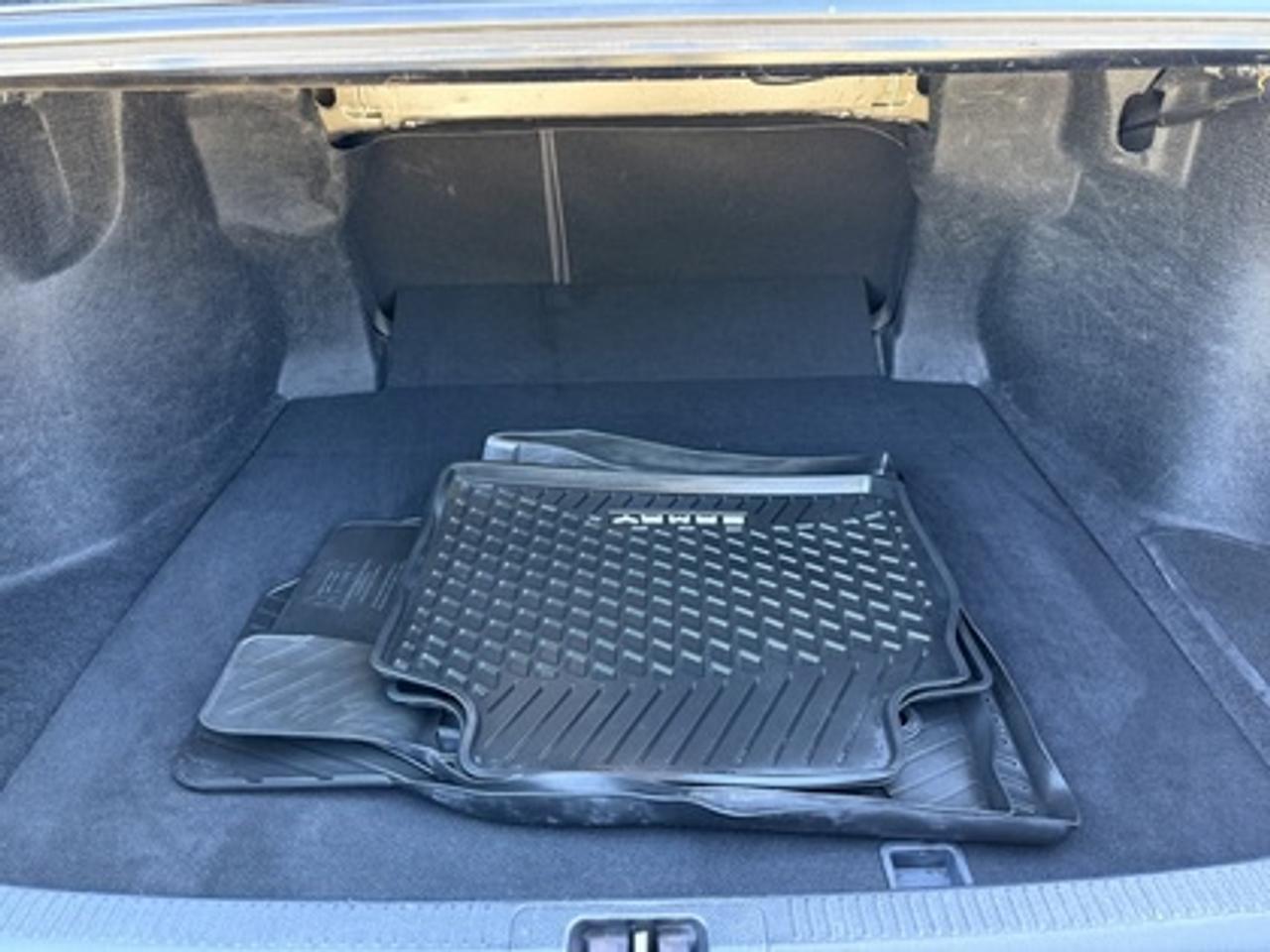 2018 Toyota Camry HYBRID LE Photo