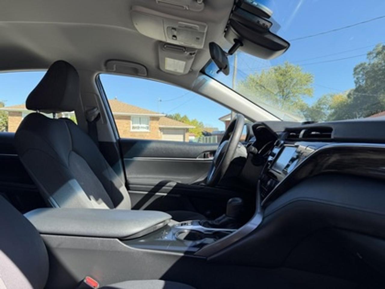 2018 Toyota Camry HYBRID LE Photo