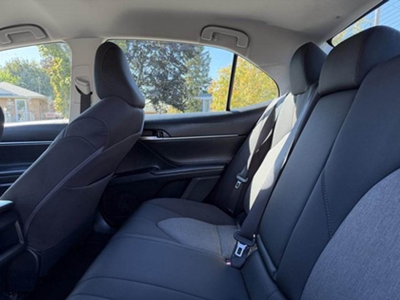 2018 Toyota Camry HYBRID LE Photo