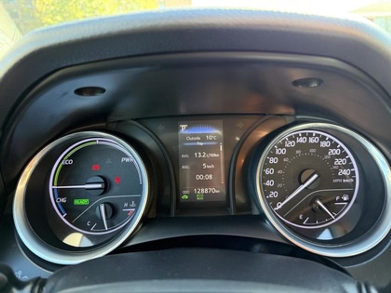 2018 Toyota Camry HYBRID LE Photo