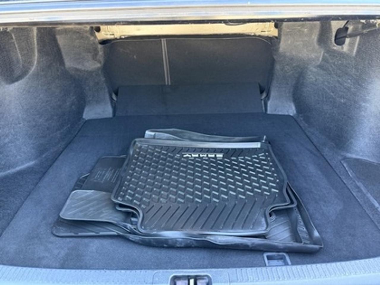 2018 Toyota Camry HYBRID LE Photo