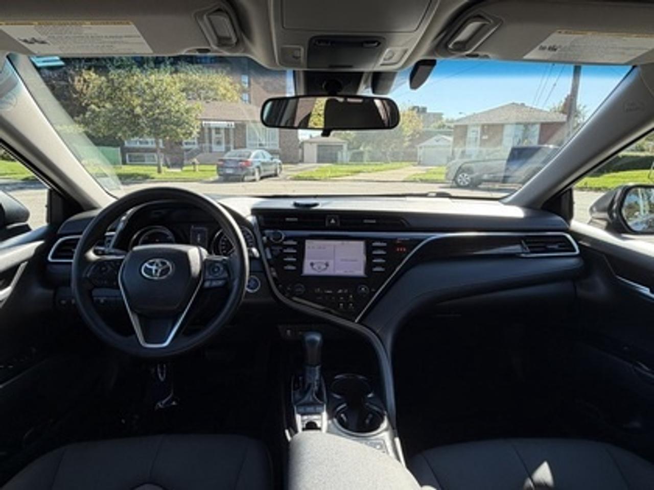 2018 Toyota Camry HYBRID LE Photo