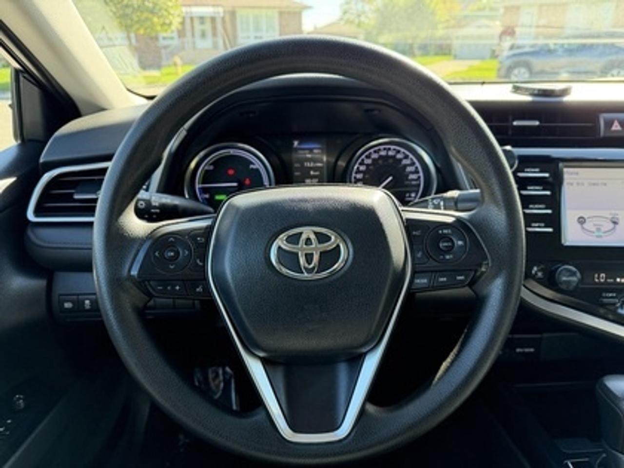 2018 Toyota Camry HYBRID LE Photo