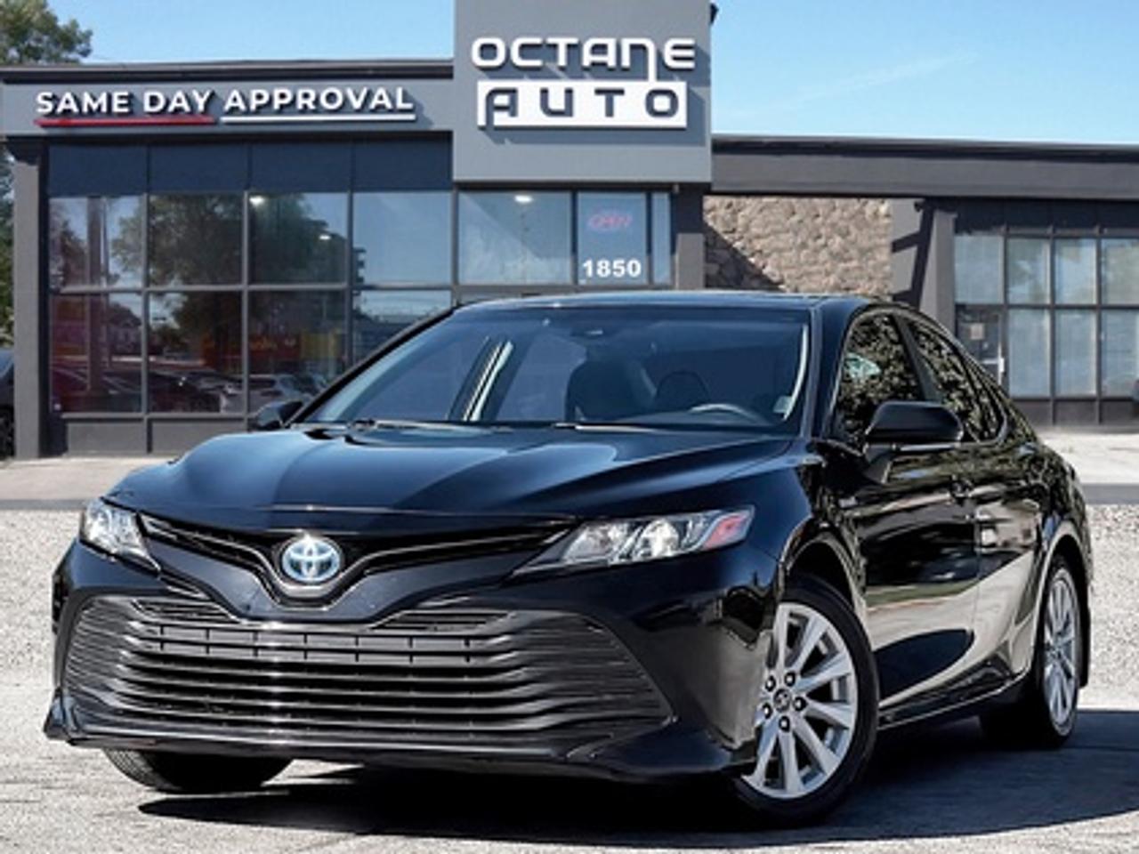 2018 Toyota Camry HYBRID LE Photo