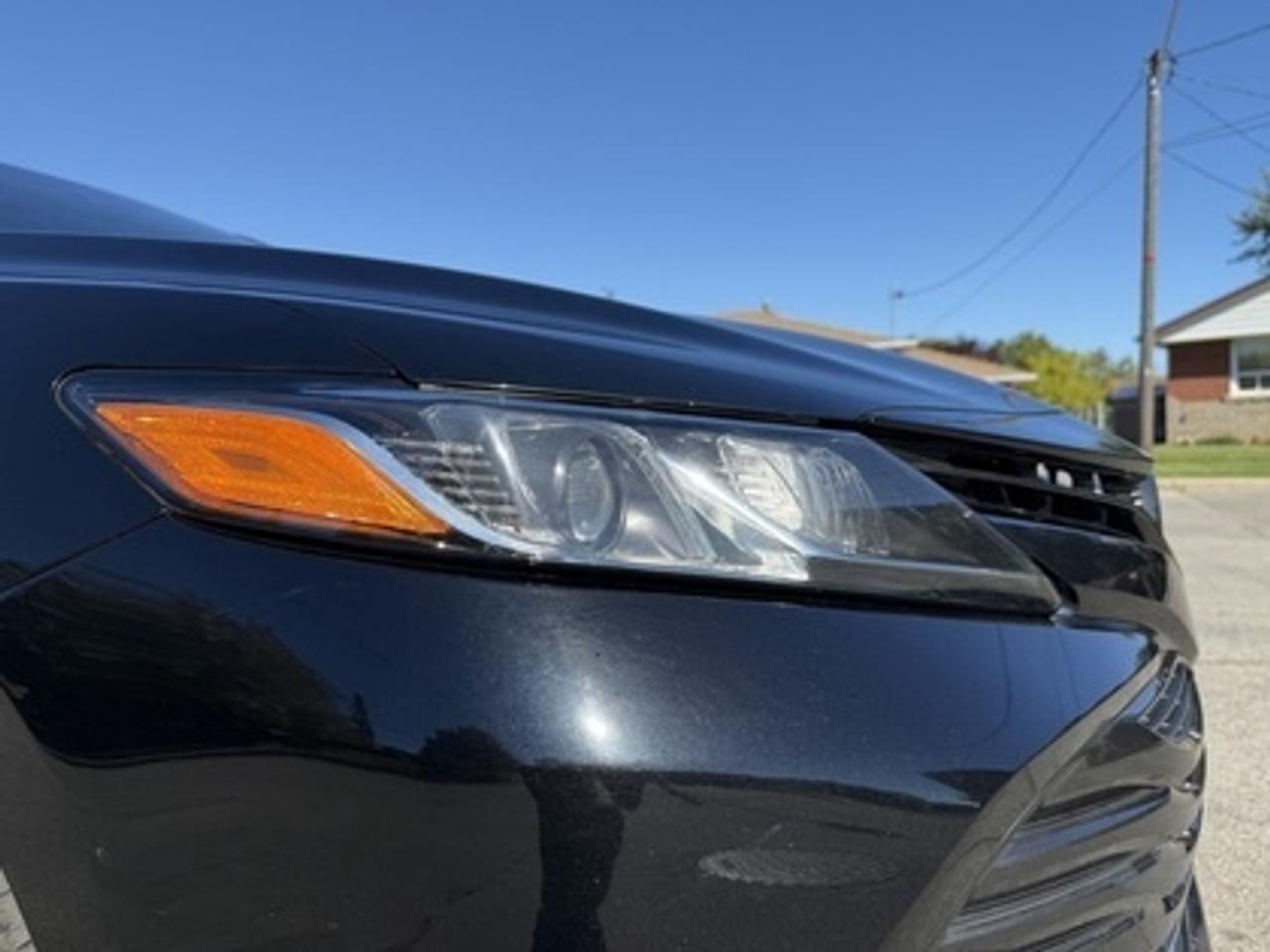 2018 Toyota Camry HYBRID LE Photo