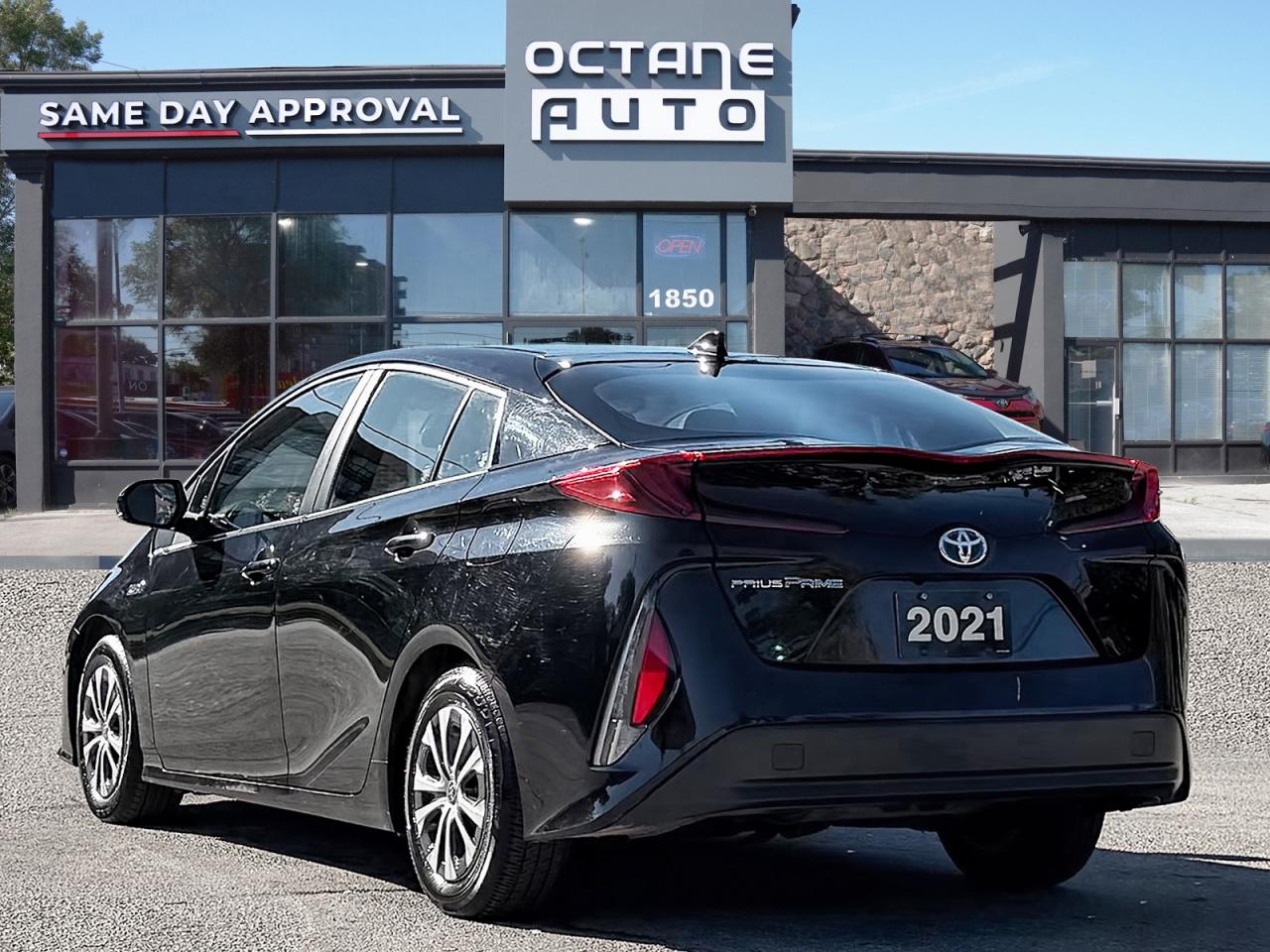 2021 Toyota Prius Prime Upgrade Auto - Photo #4