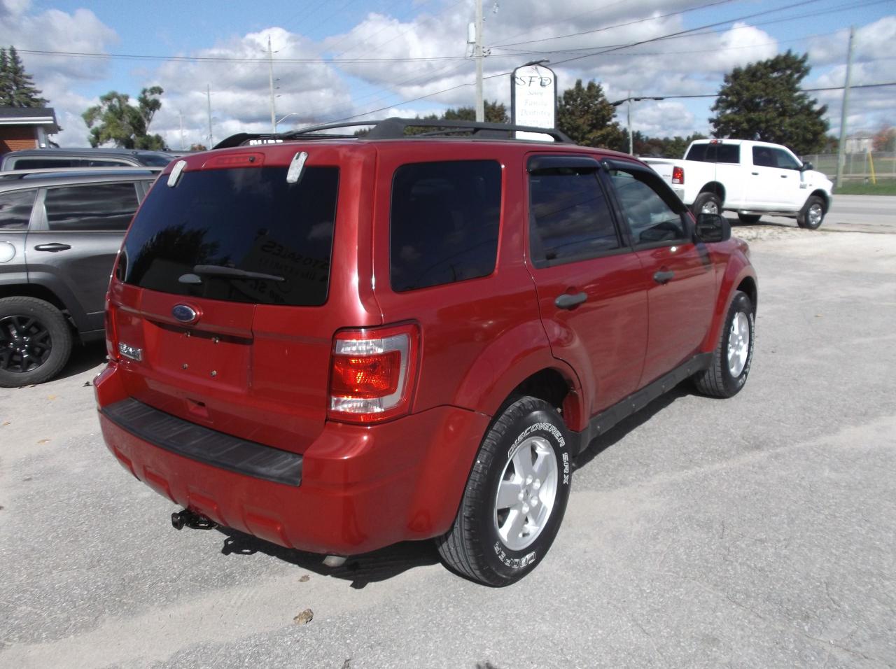 2011 Ford Escape XLT - Photo #4