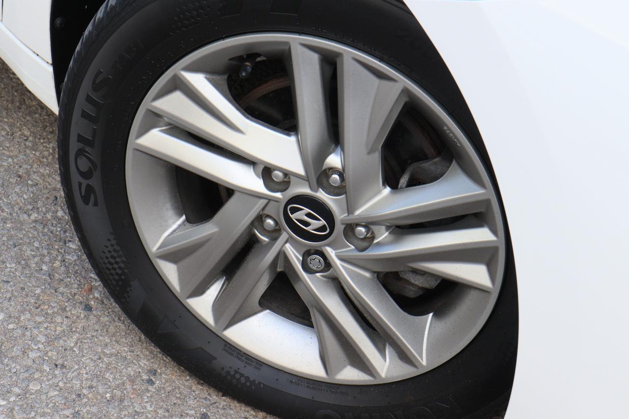 2019 Hyundai Elantra Preferred | Auto | CarPlay | Cam | Heated Seats ++ Photo