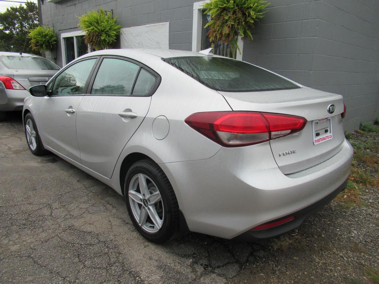 2017 Kia Forte LX - Photo #3