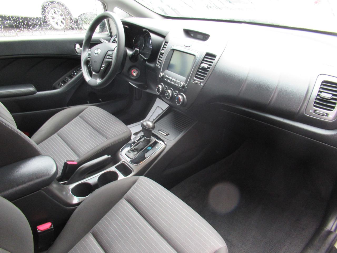 2017 Kia Forte LX - Photo #7