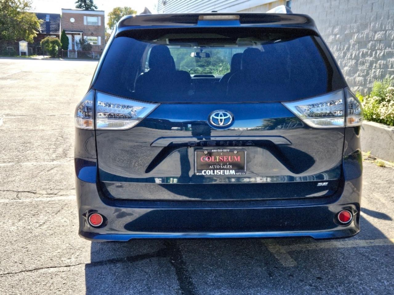 2012 Toyota Sienna SE SPORT-8 PASSENGER-CERTIFIED Photo