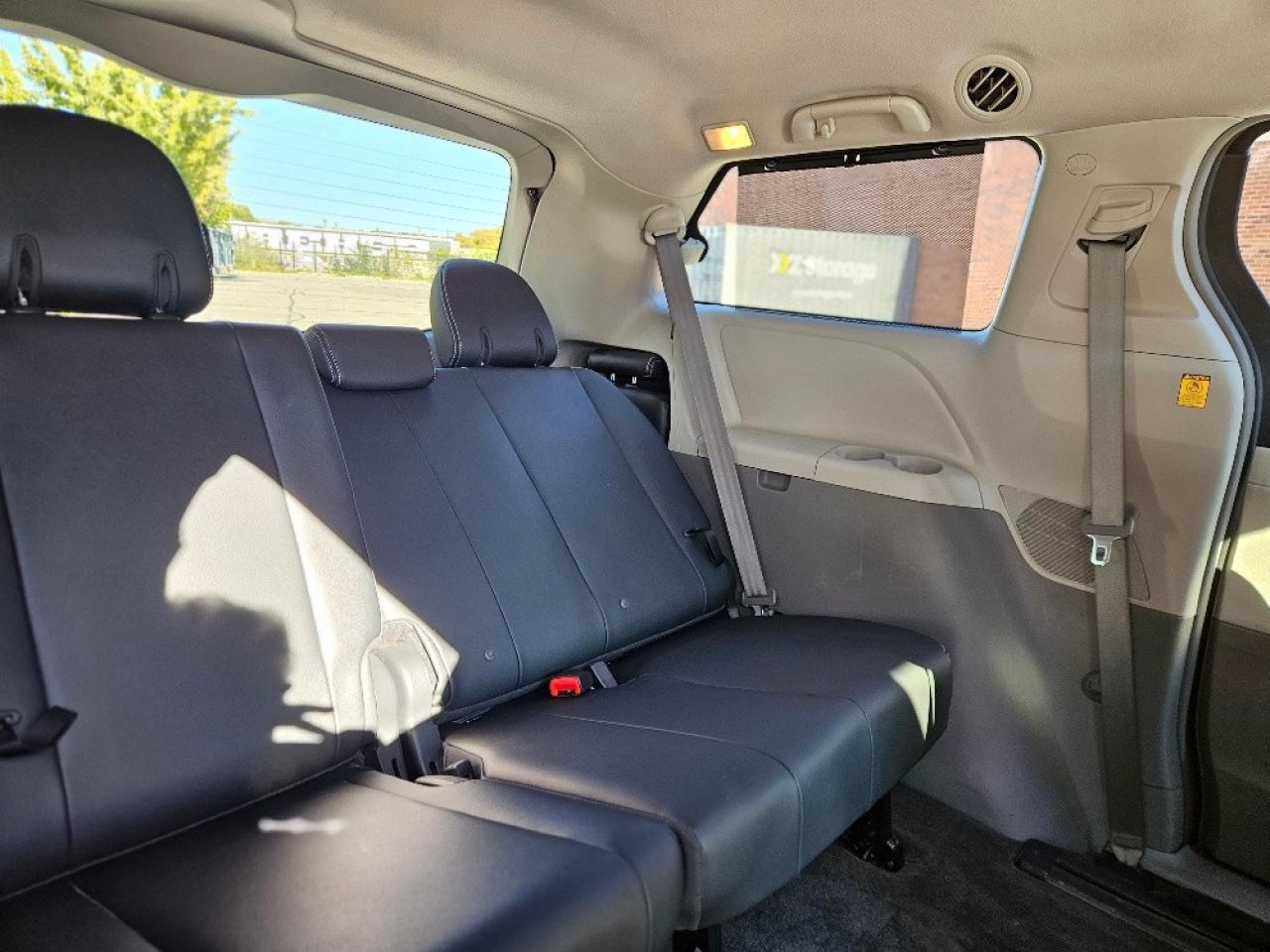 2012 Toyota Sienna SE SPORT-8 PASSENGER-CERTIFIED Photo