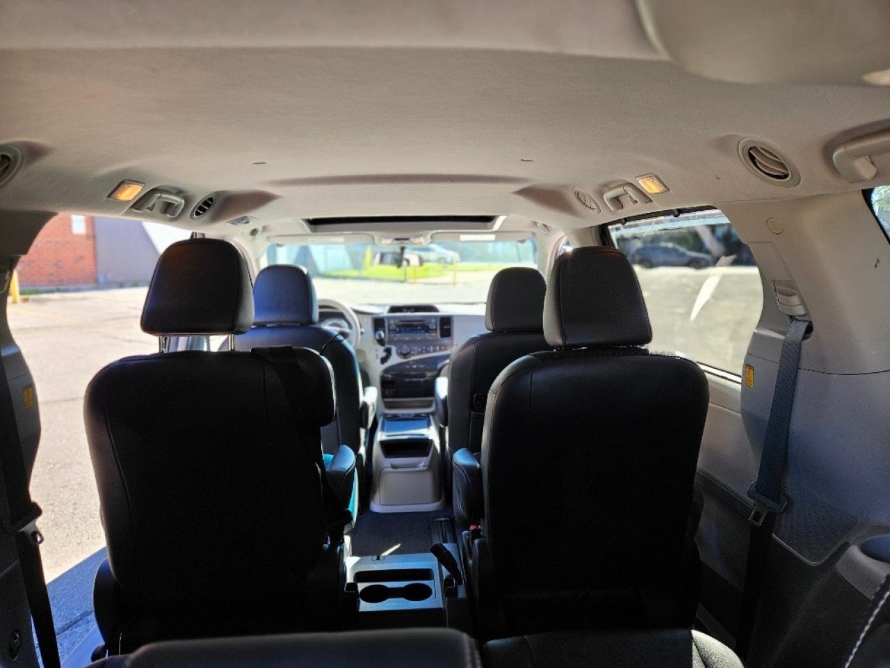 2012 Toyota Sienna SE SPORT-8 PASSENGER-CERTIFIED Photo