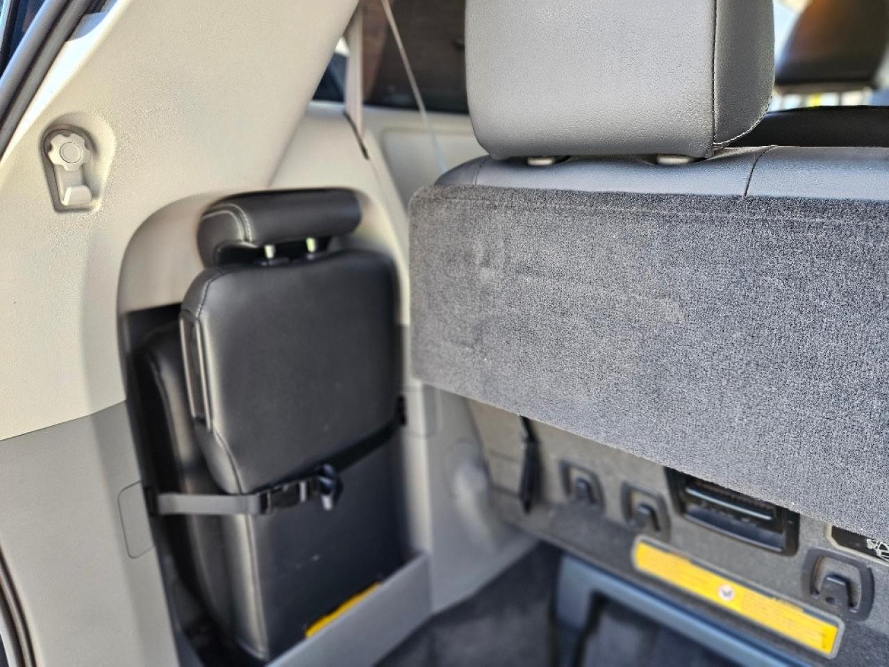 2012 Toyota Sienna SE SPORT-8 PASSENGER-CERTIFIED Photo