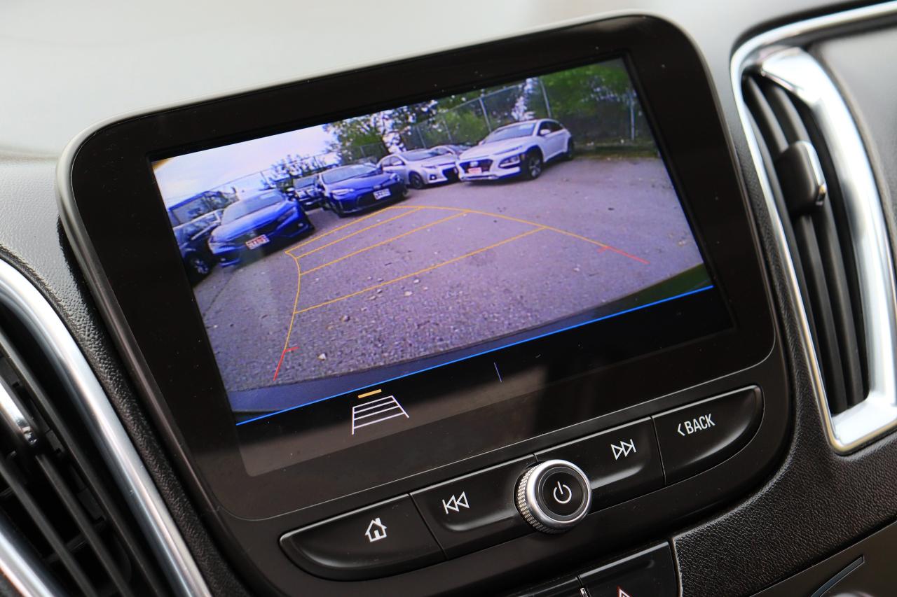 2020 Chevrolet Malibu LT | Leather | Pano Roof | Cam | CarPlay | BSM ++ Photo