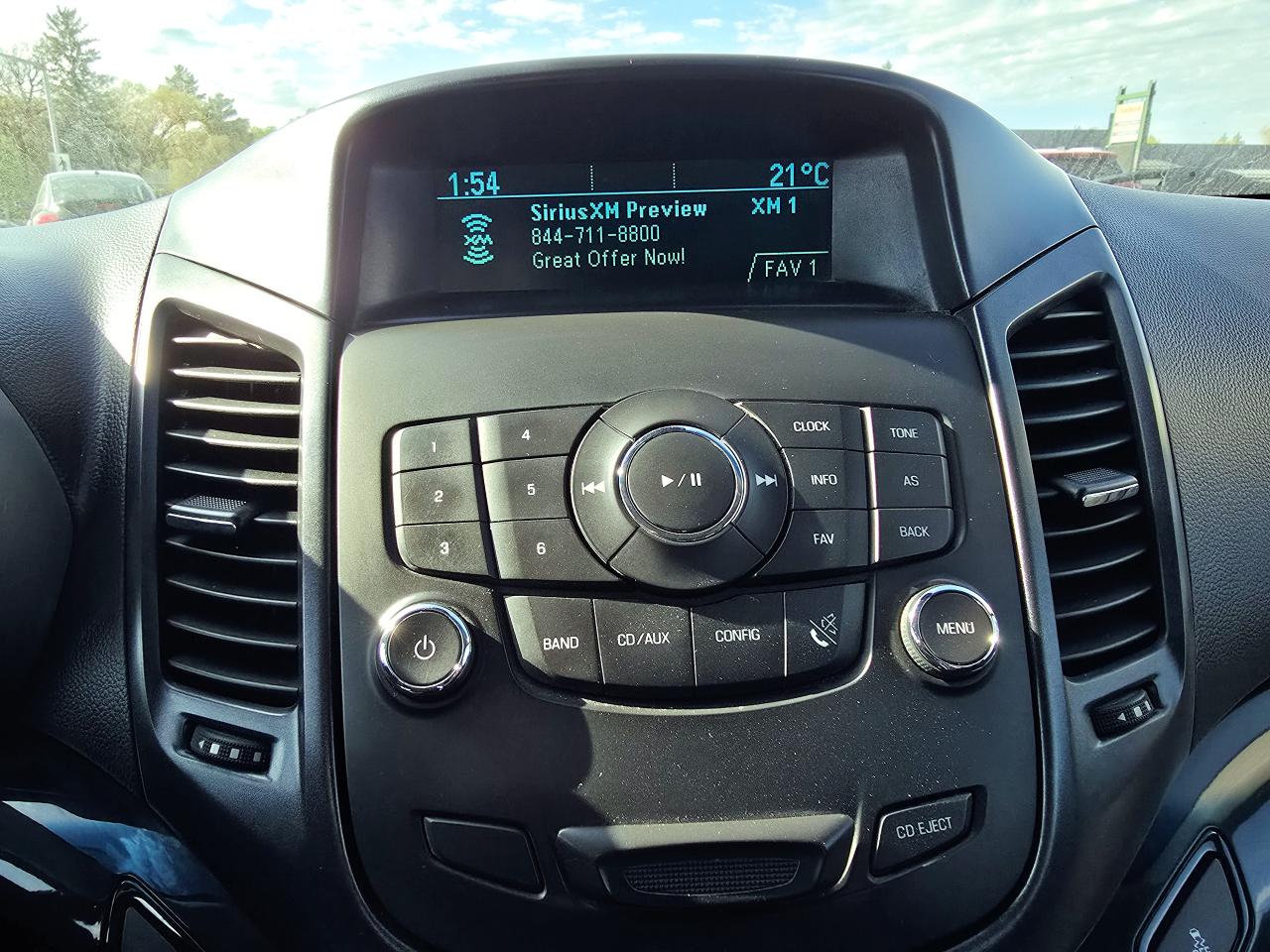 2012 Chevrolet Orlando 7 Pass, Sunroof, Bluetooth - Photo #12