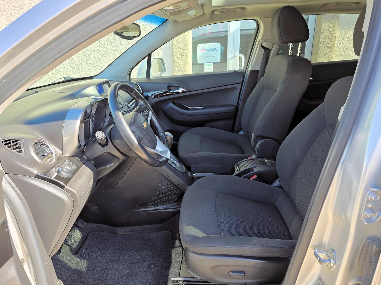 2012 Chevrolet Orlando 7 Pass, Sunroof, Bluetooth - Photo #6