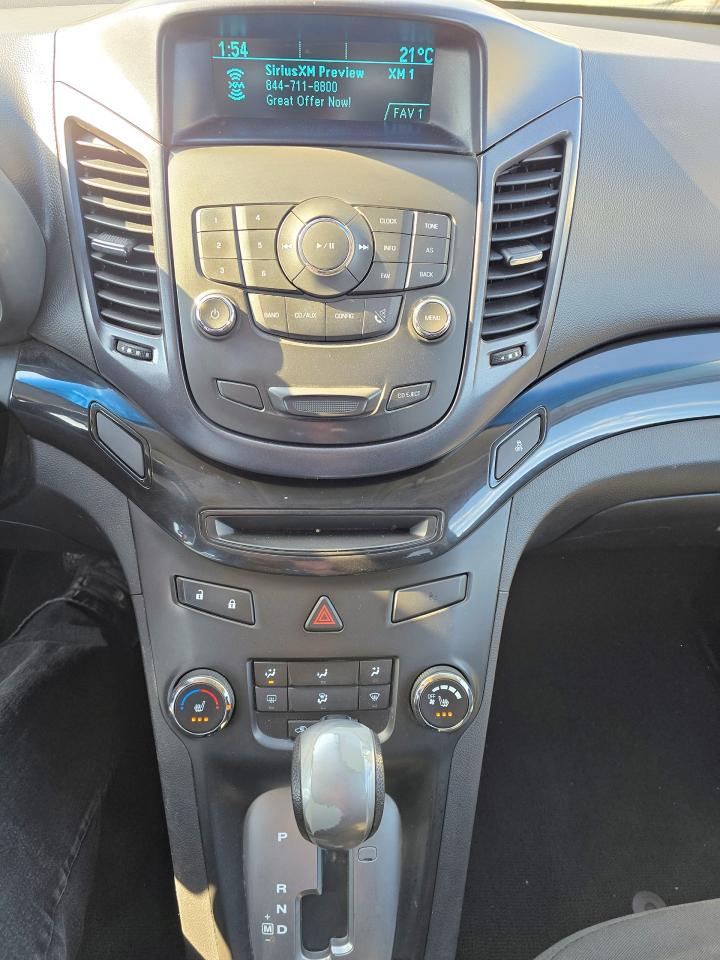 2012 Chevrolet Orlando 7 Pass, Sunroof, Bluetooth - Photo #10