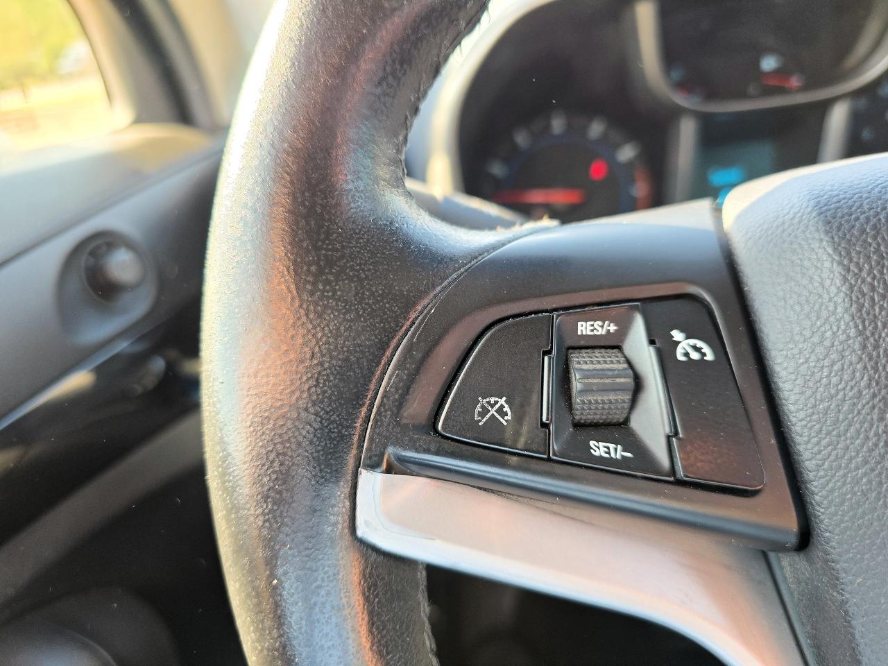 2012 Chevrolet Orlando 7 Pass, Sunroof, Bluetooth - Photo #9