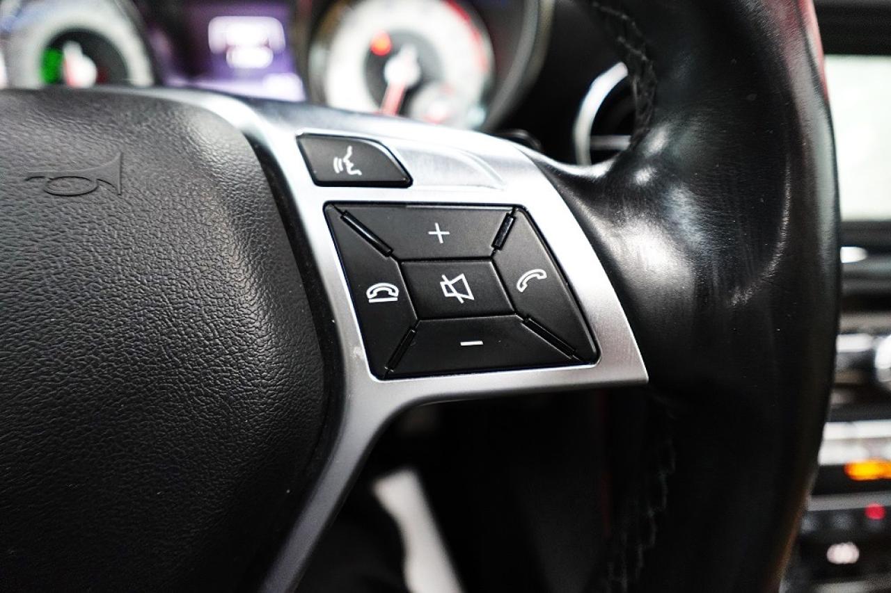 2015 Mercedes-Benz SLK ROADSTER, SLK 350 AMG PKG.NO ACCIDENT.ONE ONWER - Photo #31