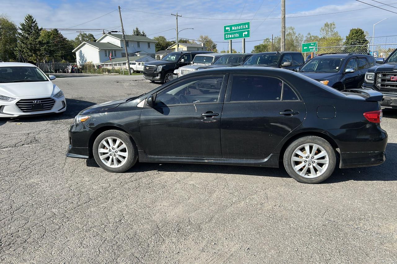 2011 Toyota Corolla S Photo4