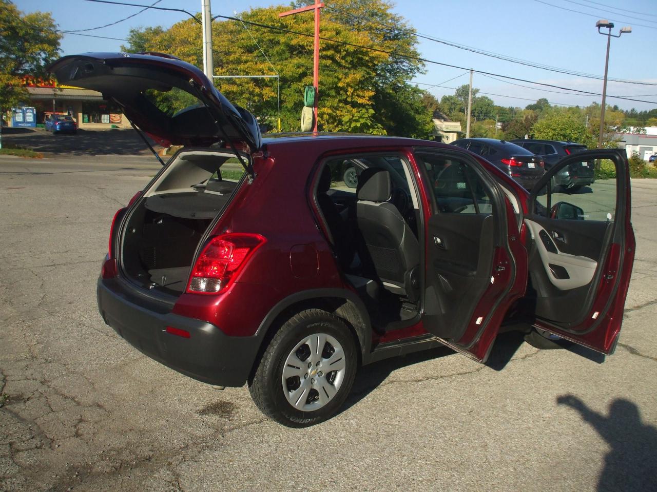 2016 Chevrolet Trax LS,Certified,Bluetooth,2 Set of Tires,Clean Carfax